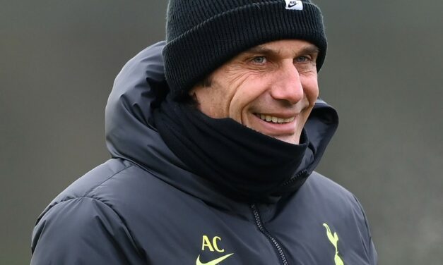 Conte lashes out at Tottenham