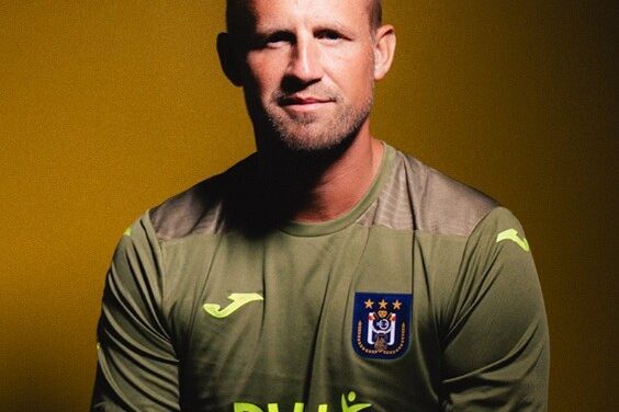 Schmeichel joins Anderlecht