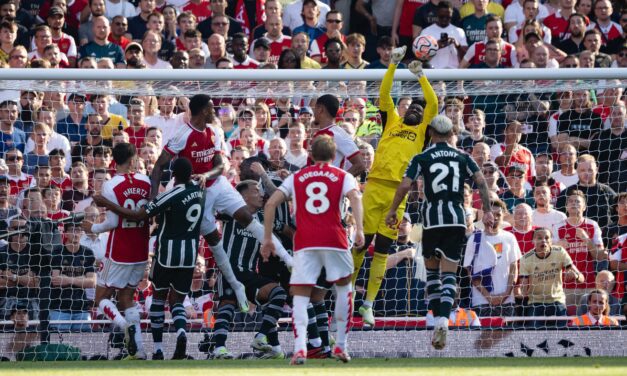 Arsenal outclass Manchester United